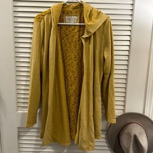 Evys Tree Mustard / Crocheted Cardigan with hood
